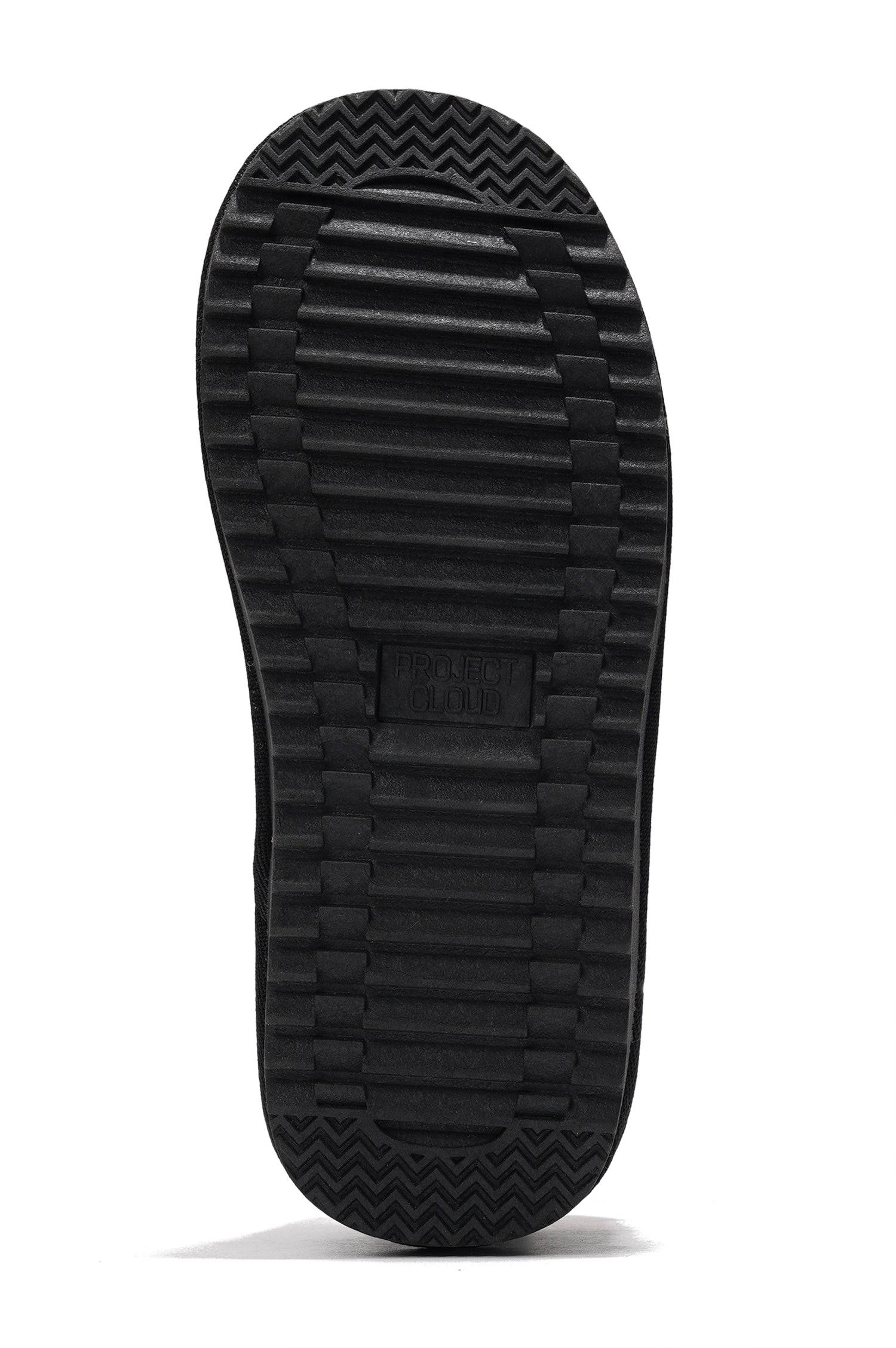 Project Cloud Karol Kids' boots: Black non-slip sole detail for winter safety, featuring brand name.