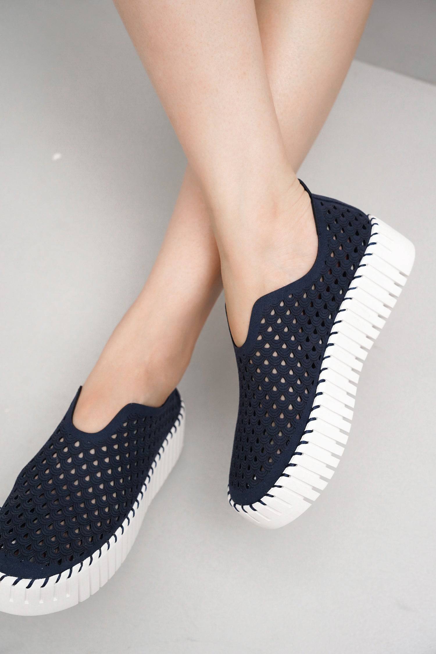 Navy Project Cloud Daffodil leather loafers, perforated slip-on sneakers with white sole, women's work shoes.