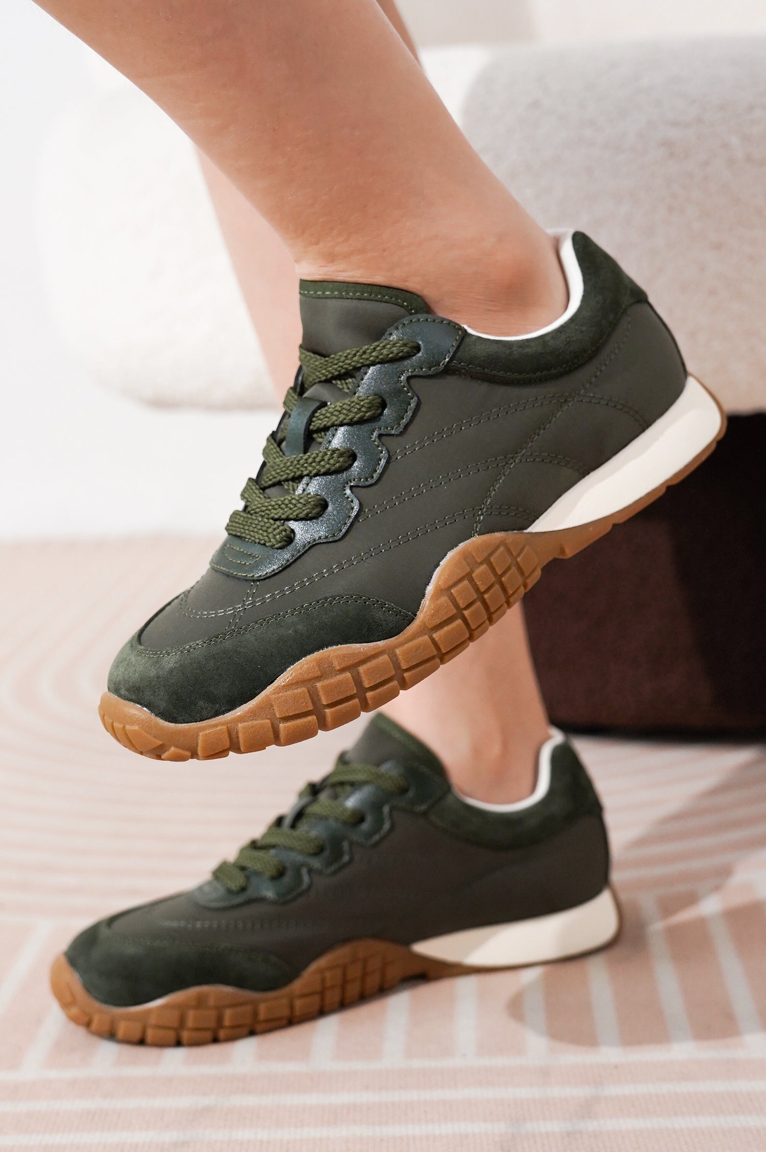 Project Cloud | "Donna Hitop" Sneakers for Women | Memory Foam Insole | Lightweight | Non-Slip