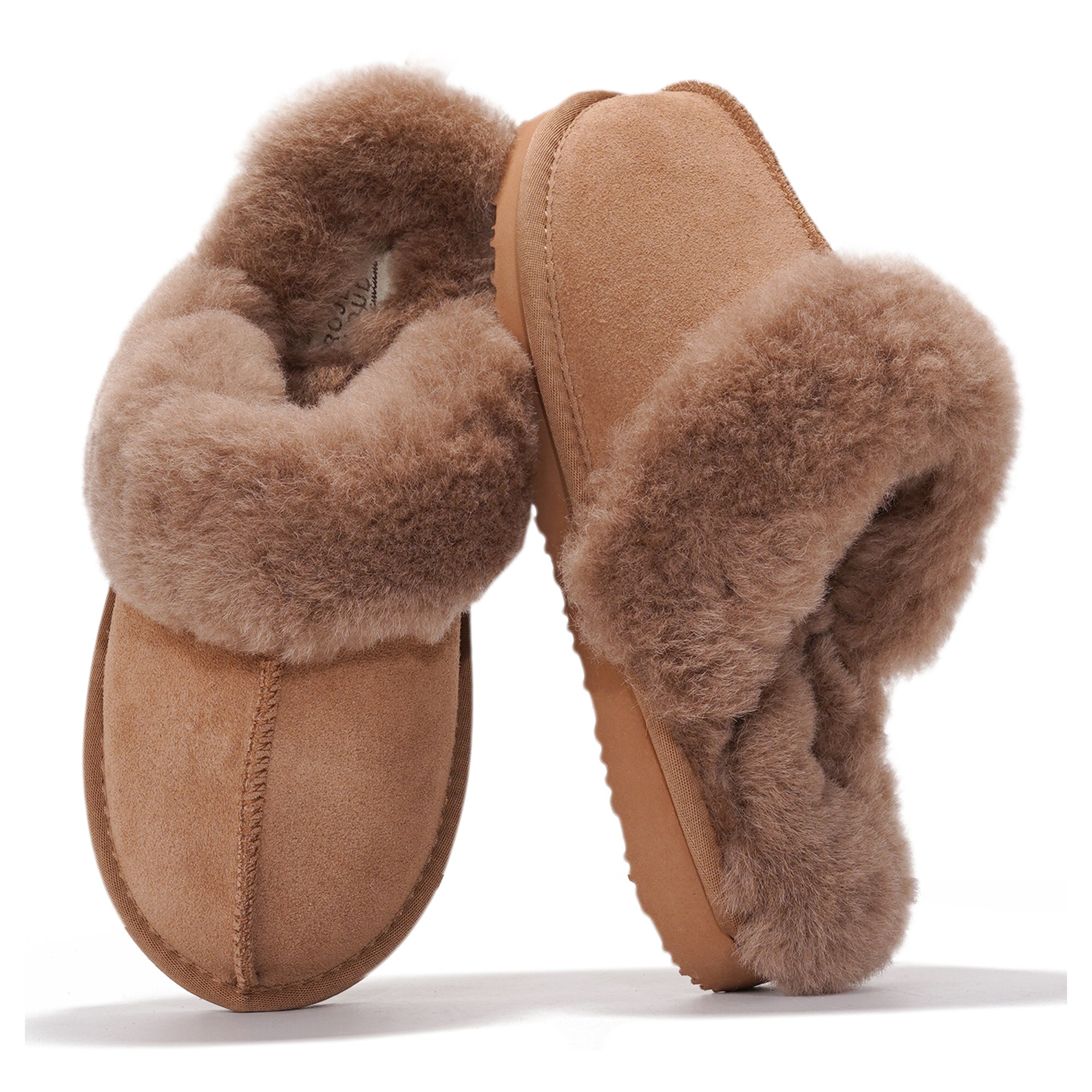 Pantuflas Henka de Project Cloud: gamuza auténtica con comodidad de piel de oveja. 