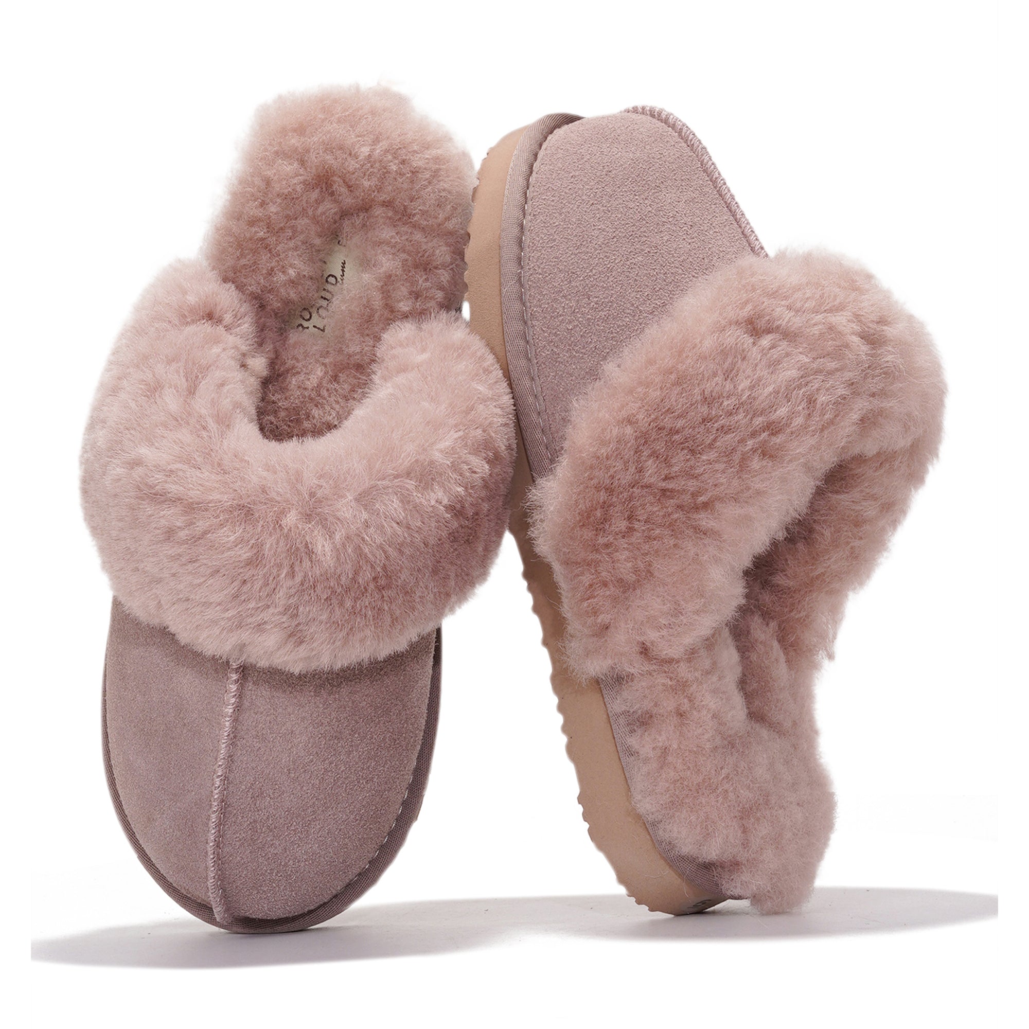 Pantuflas Henka de Project Cloud: gamuza auténtica con comodidad de piel de oveja. 