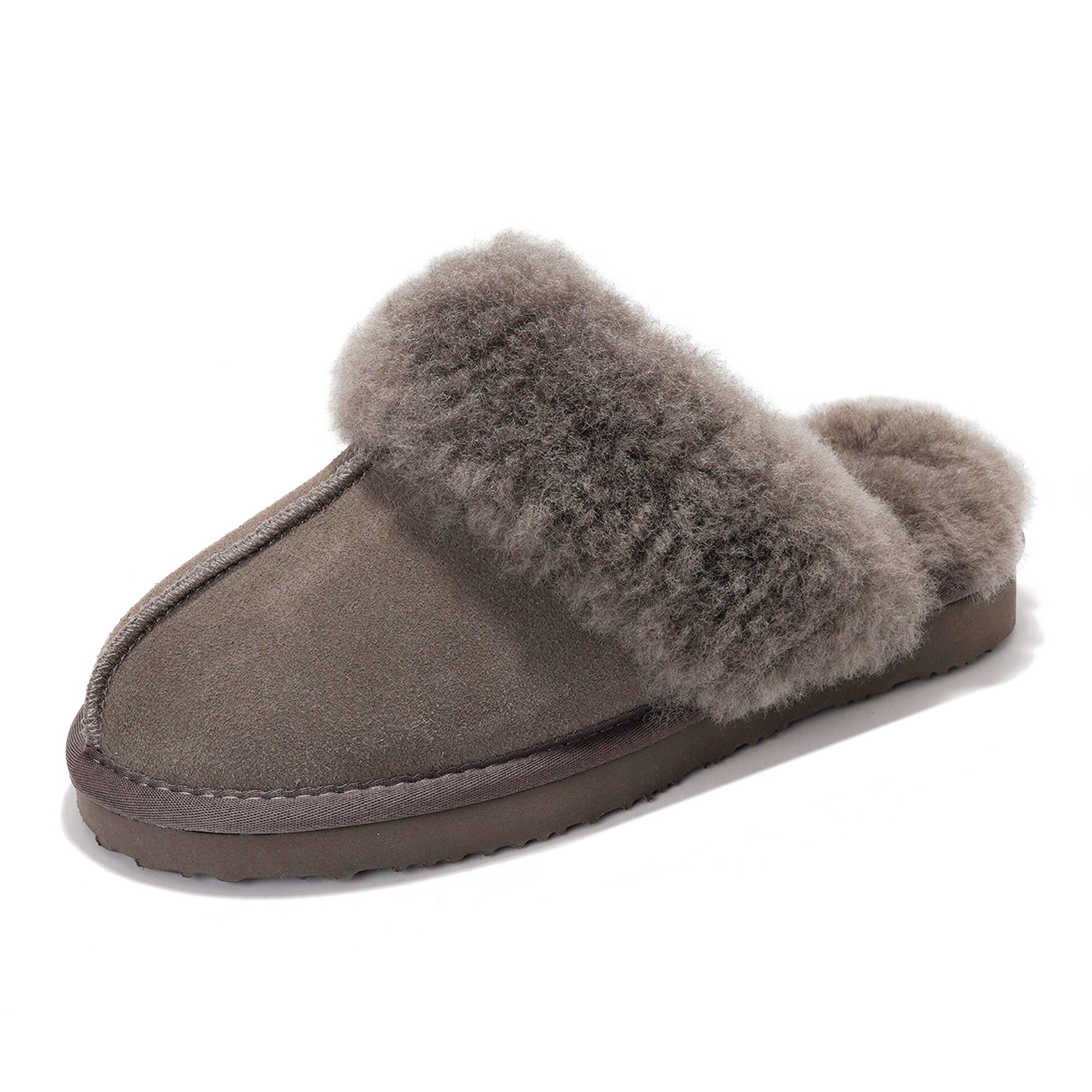 Pantuflas Henka de Project Cloud: gamuza auténtica con comodidad de piel de oveja. 