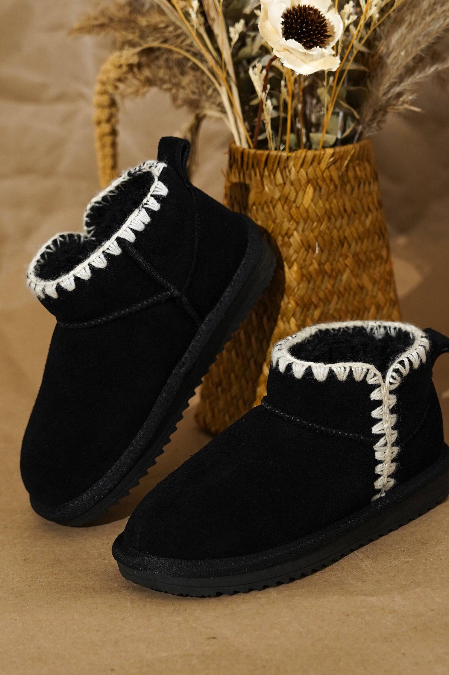 Project Cloud Karol Kids' black suede boots with faux fur lining and white stitched trim, non-slip winter boots.