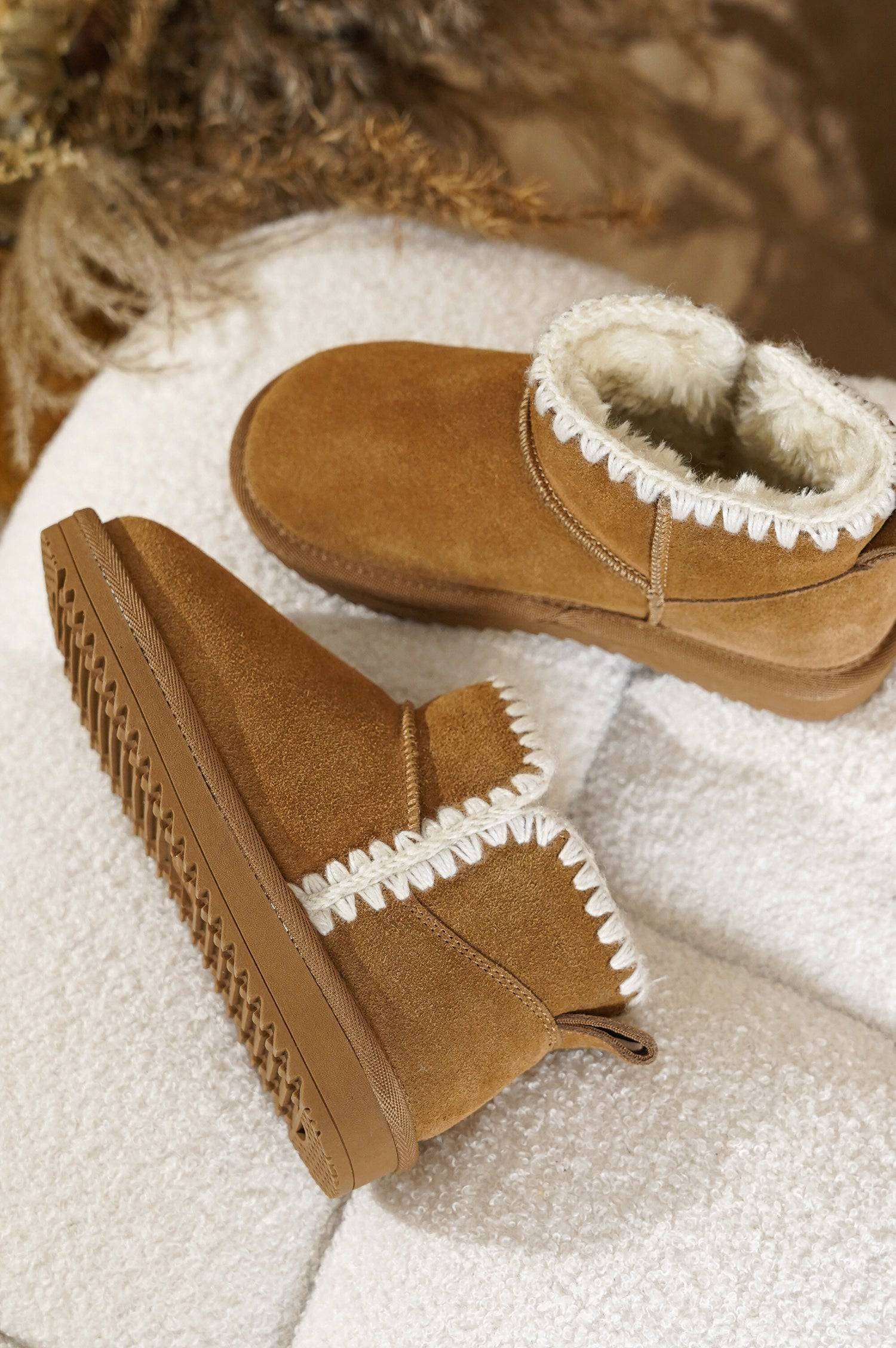 Project Cloud Karol Kids' brown suede boots with faux fur lining and non-slip sole, warm winter boots.