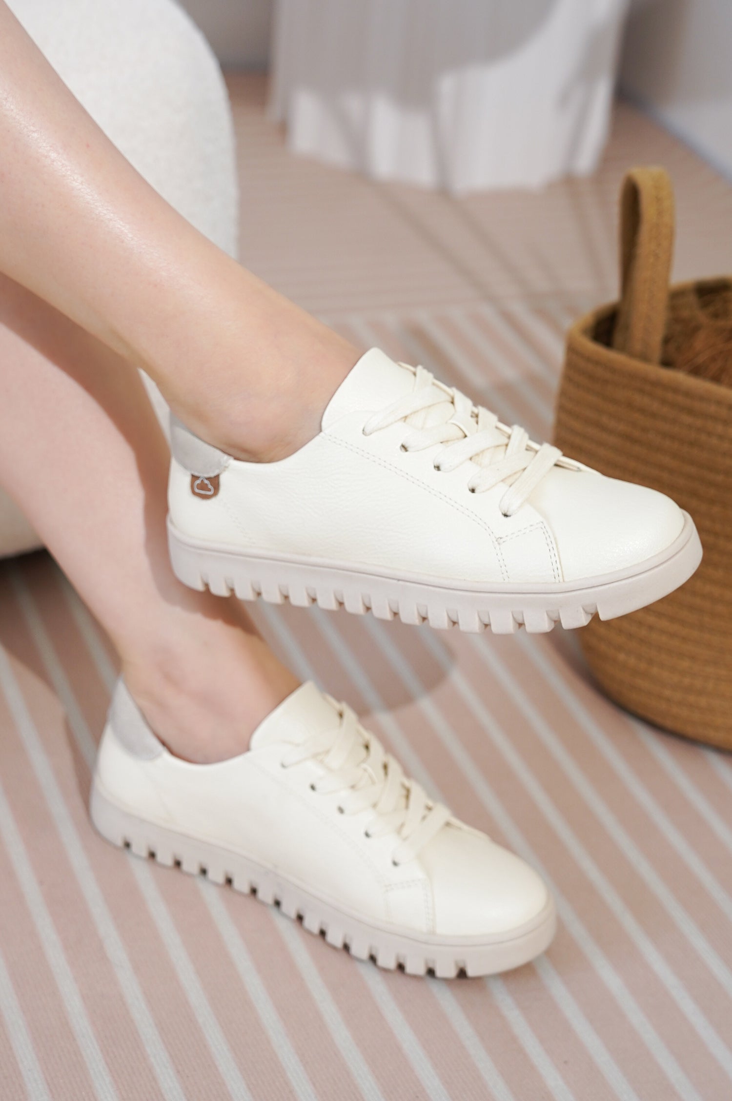 Women's Project Cloud white sneakers, vegan leather, lace-up platform, non-slip sole