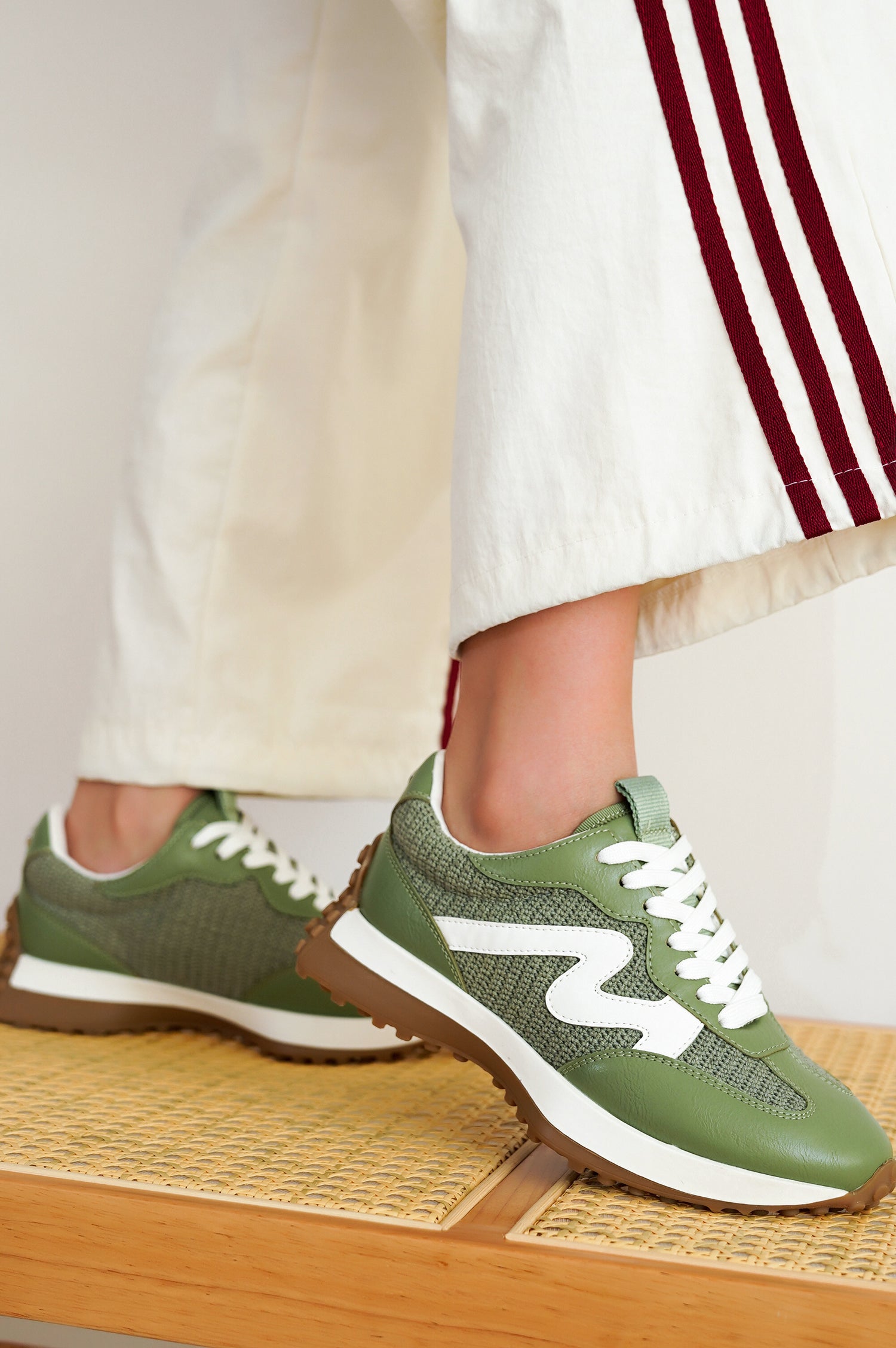 Project Cloud | "Lecco" Sneakers for Women | Canvas Upper | Lightweight | Non-Slip