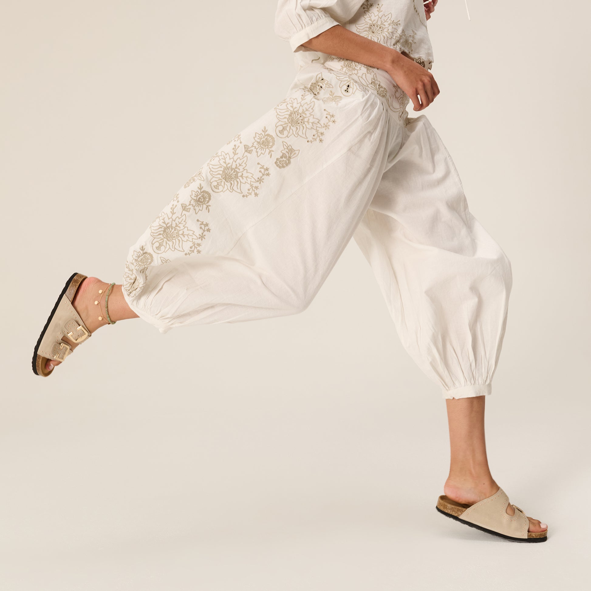Project Cloud Women's | 100% Genuine Leather Womens Sandals | Memory Foam | Lightweight | Non-Slip - Venita Stud - Project Cloud - Sandals -Shop Project Cloud premium footwear Now!